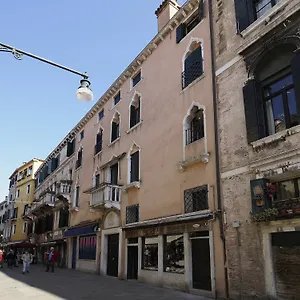 Apartment Majestic Rialto House By Wonderful Italy, Venice
