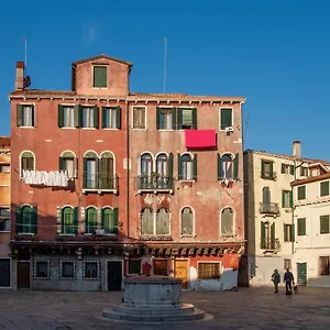 Apartment The Arch Historic, Venice